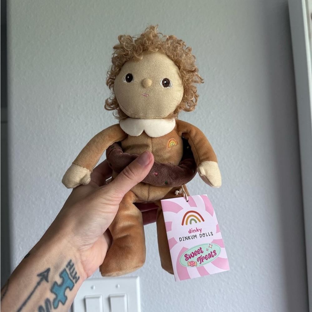OLLI ELLA DARCY DONUT DINKUM DOLL - Picture 2 of 3
